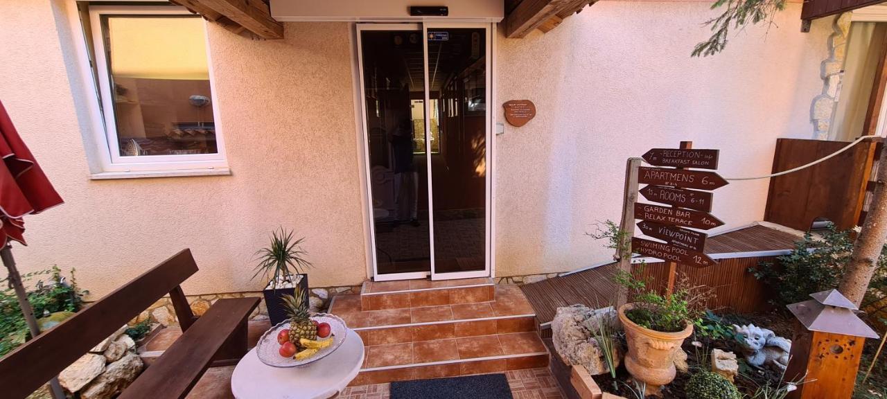 Bed & Breakfast Adriana 3*