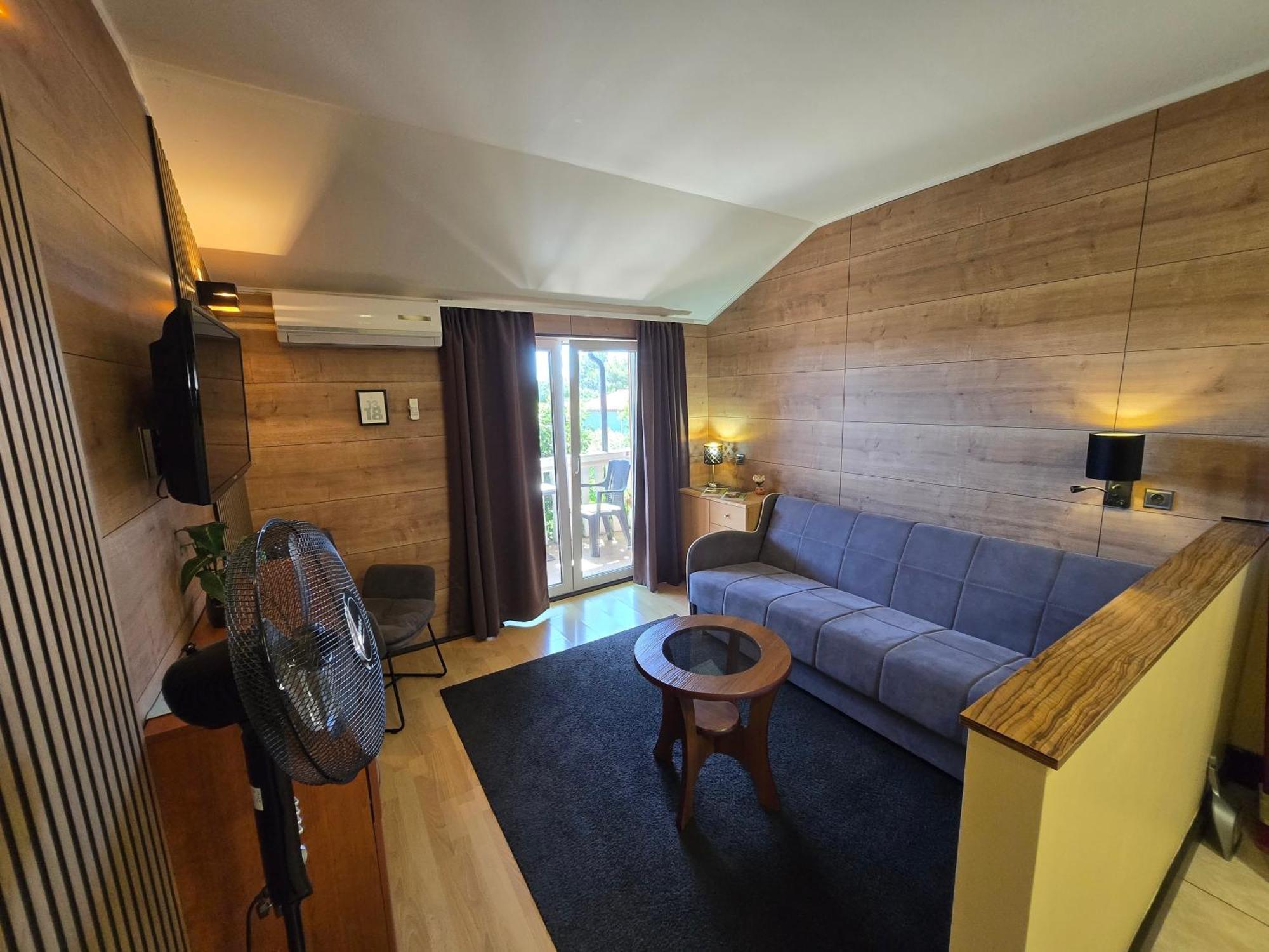 Bed & Breakfast Adriana 3*
